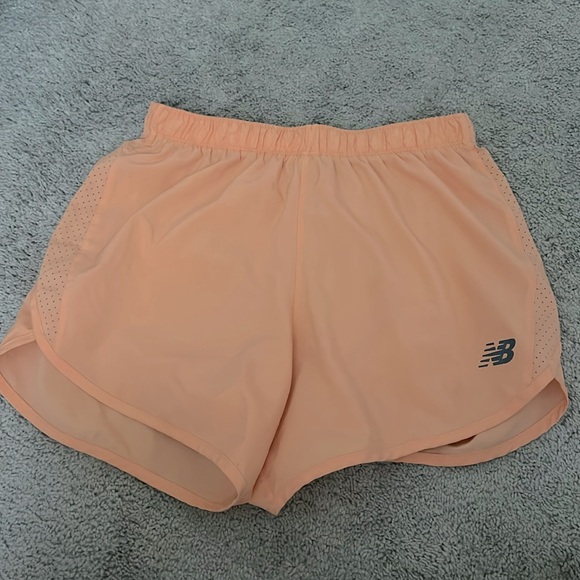 new balance shorts - Picture 1 of 2